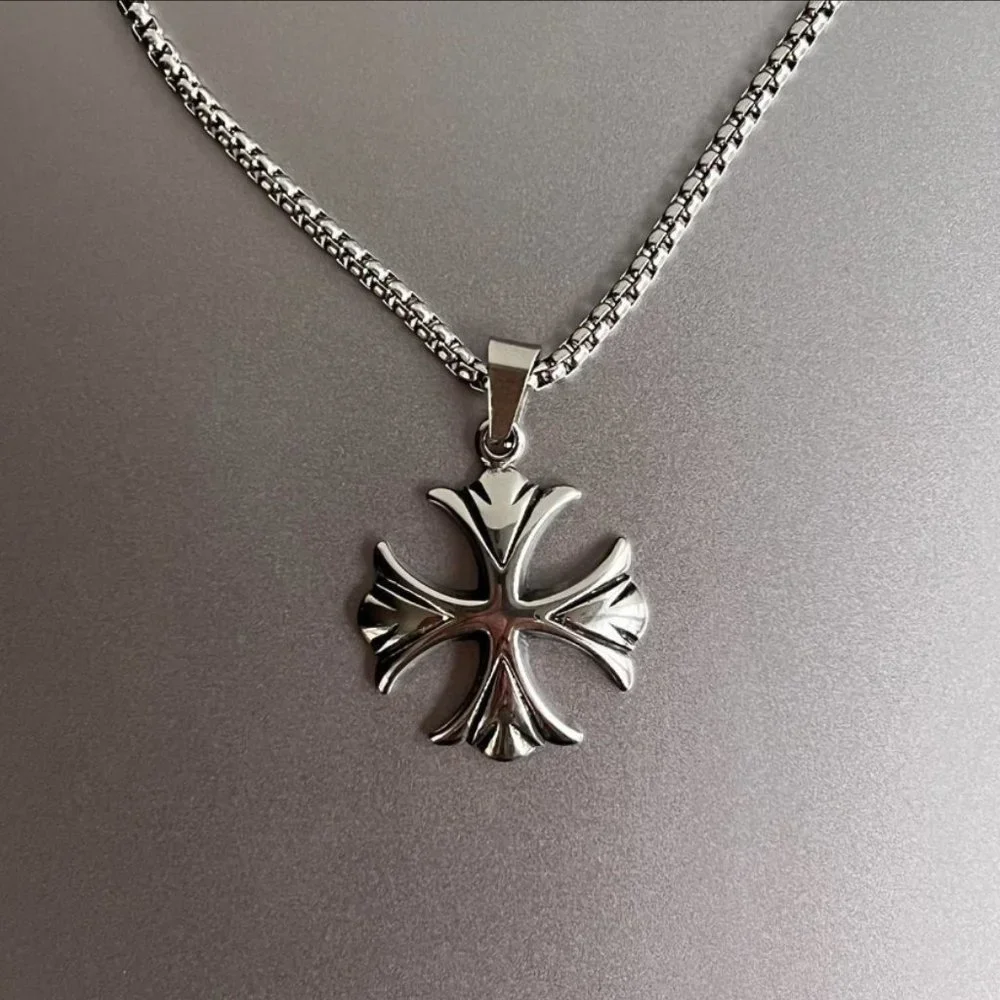 Y2K 2000s vintage heavy metal punk silver gothic cross pendant chain necklace